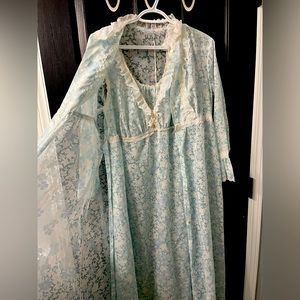 Vintage nightgown and matching robe